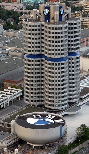 320px-Bmw-hochhaus_1.jpg