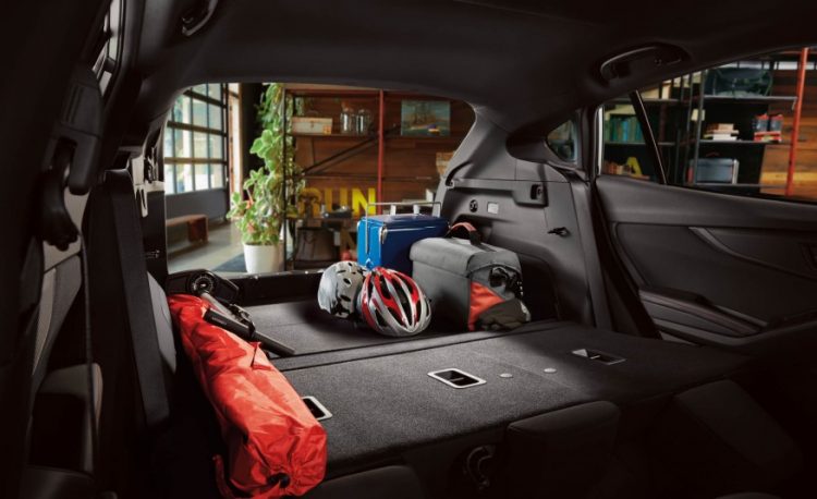 Багажное отделение Subaru Impreza Hatchback