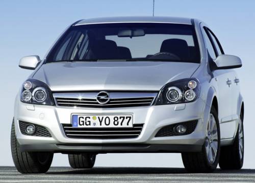 Классический семейный седан Opel Astra Family
