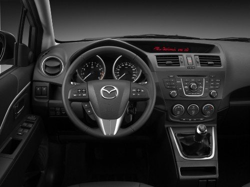 Передняя панель Mazda5 – все просто и понятно