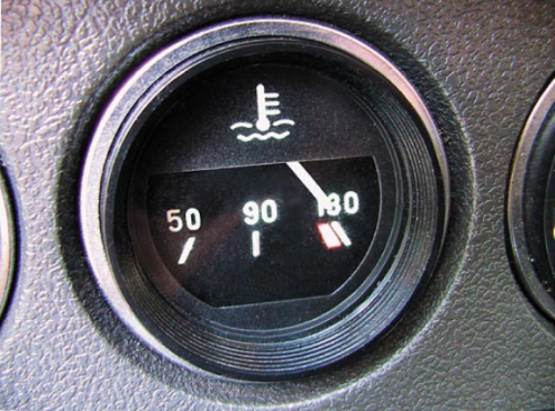 Контролируйте температуру жидкости в двигателе при помощи датчика