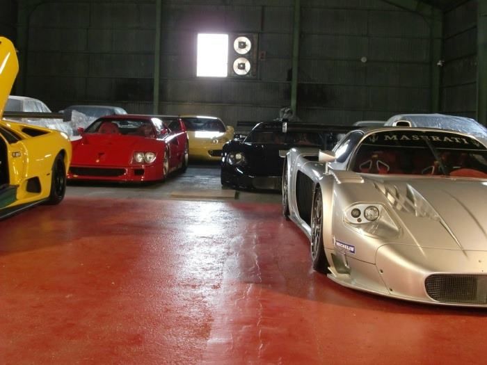 Ваш гараж может быть выглядеть как коллекционная выставка машин