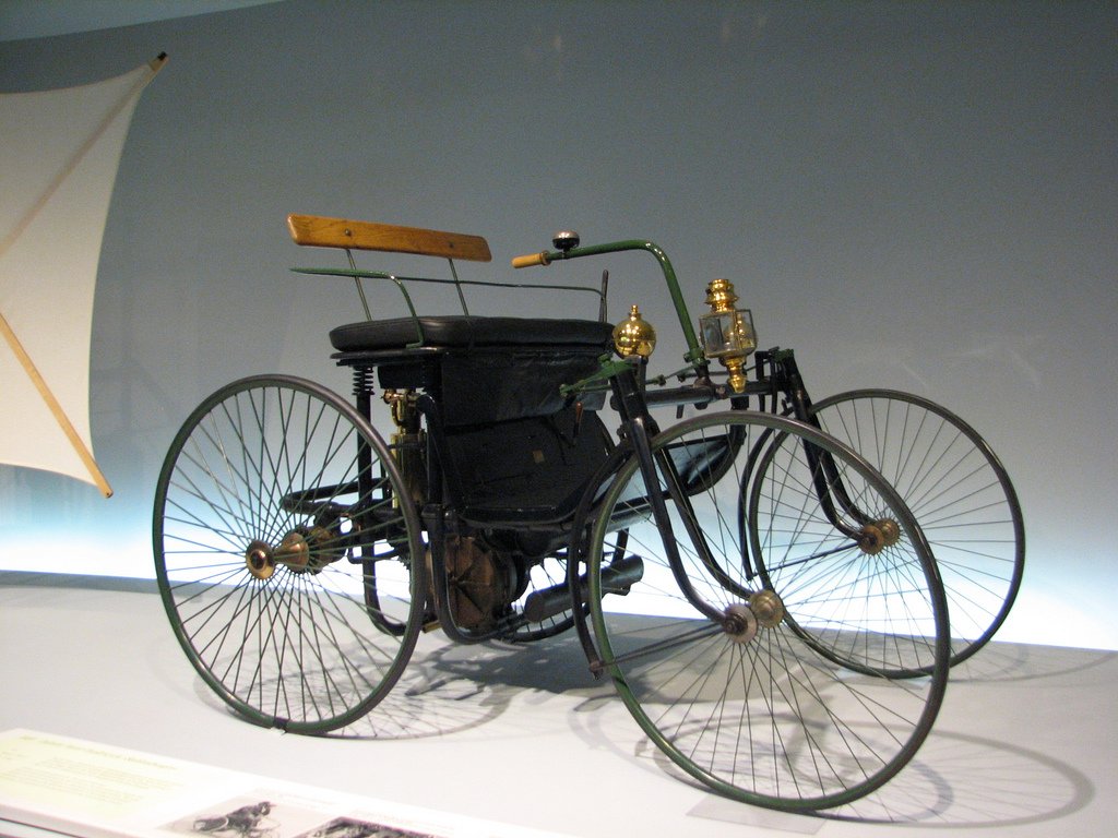 Автомобиль Даймлера, модель 1889 года