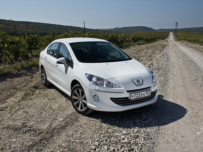 Peugeot_408_.jpg