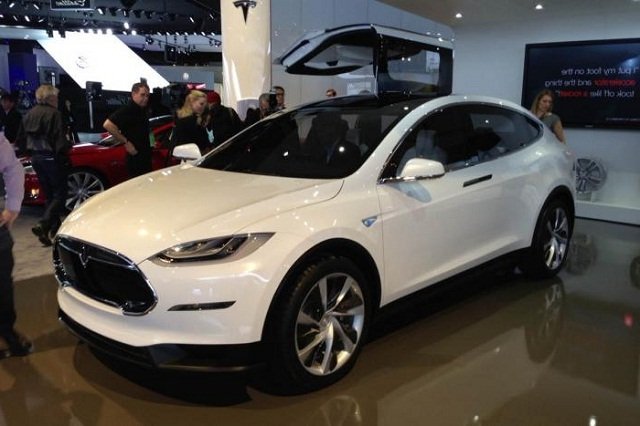 Tesla Model X 2017 года