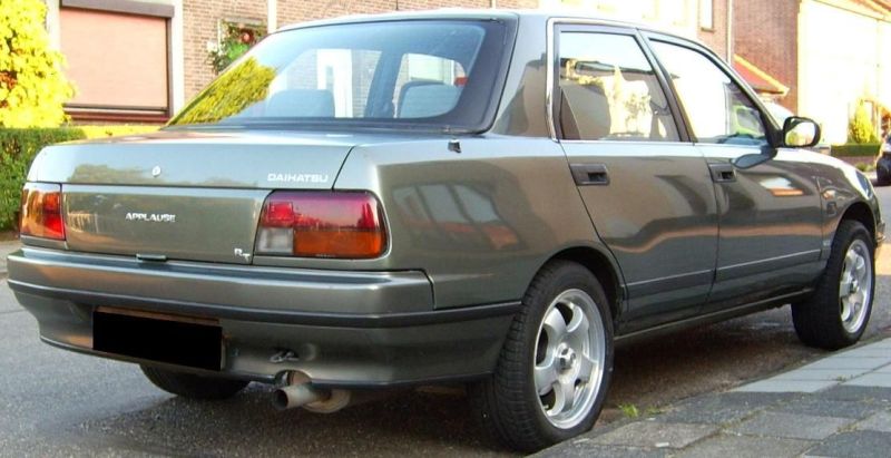 Daihatsu Applause