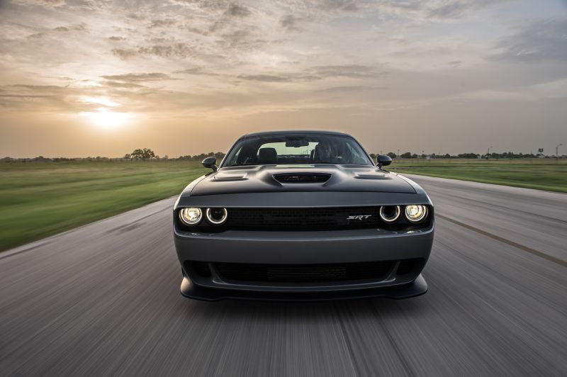 dodge challenger hellcat