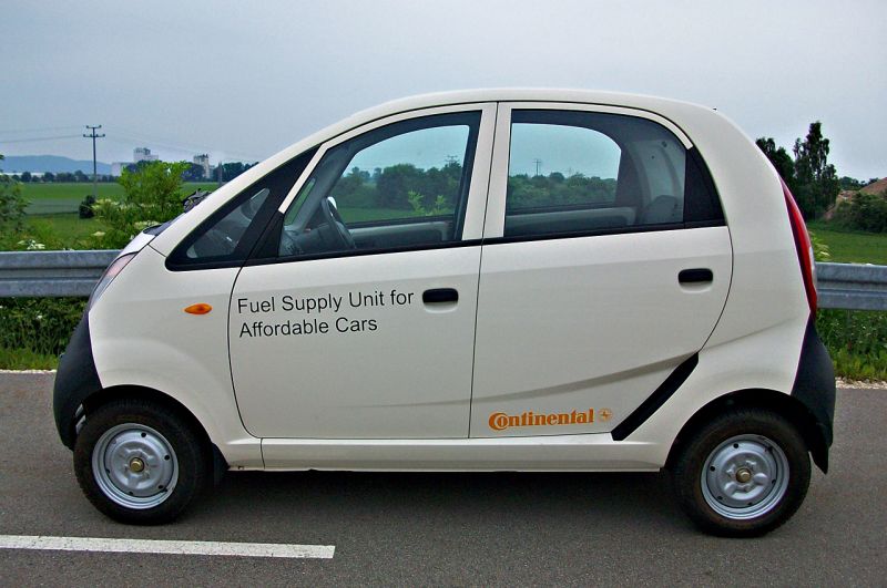 Индийское авто за копейки: Tata Nano в России - реально ли