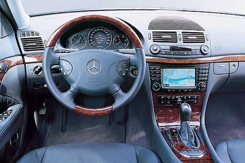 Интересно ли вам узнать всё о Mercedes-Benz W220: секреты и хитрости этого автомобиля