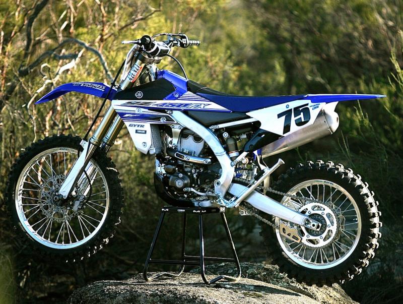 Как это на самом деле: Кроссовый мотоцикл Yamaha YZ450F 2023 года в подробностях