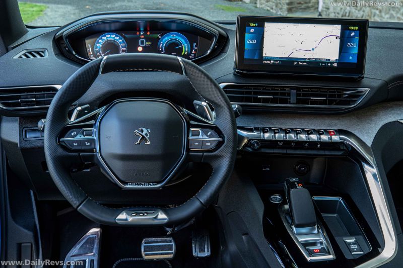 Как Peugeot 3008 в 2023 году удивит своим комфортом и надежностью