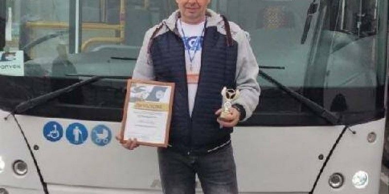 Лучший водитель автобуса. Лучший водитель автобуса. Спб гуп «пассажиравтотранс» автобусный парк №6. Конкурс профессионального мастерства водителей автобусов. Картинки водитель автобуса с пассажирами.