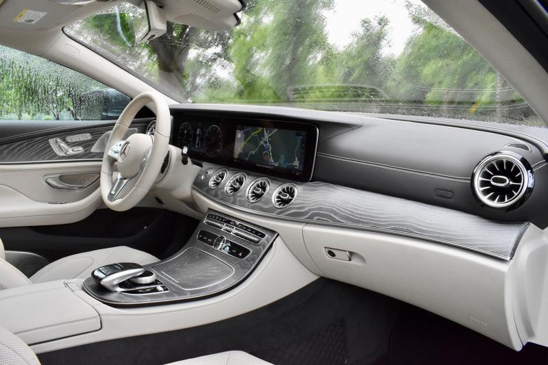 Как полюбить Mercedes Benz CLS 500 4Matic, сочетая мощность и комфорт