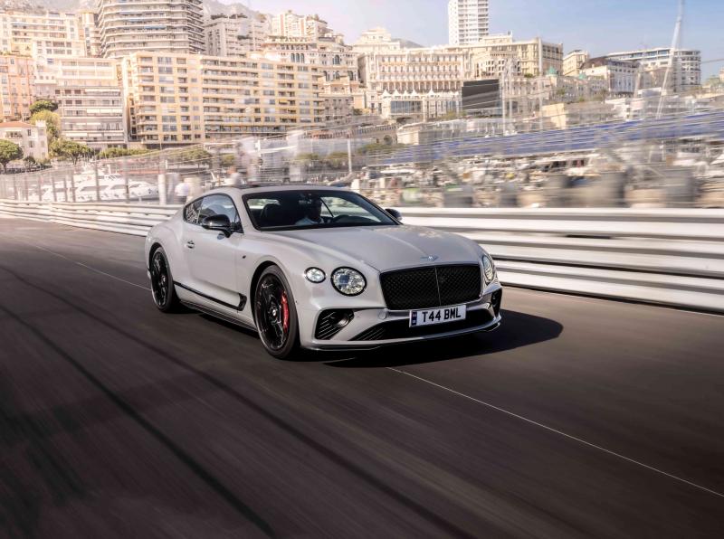 Как прокатиться на впечатляющем Бентли Continental Supersports с мощным V12 битурбо в 2023 году: доступен ли он в России