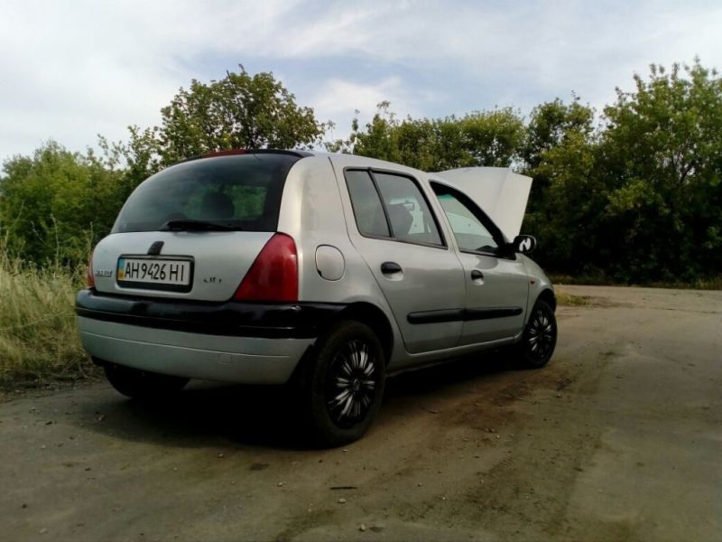 Как Renault Clio 2000 г. может удивить непредвзятого автолюбителя