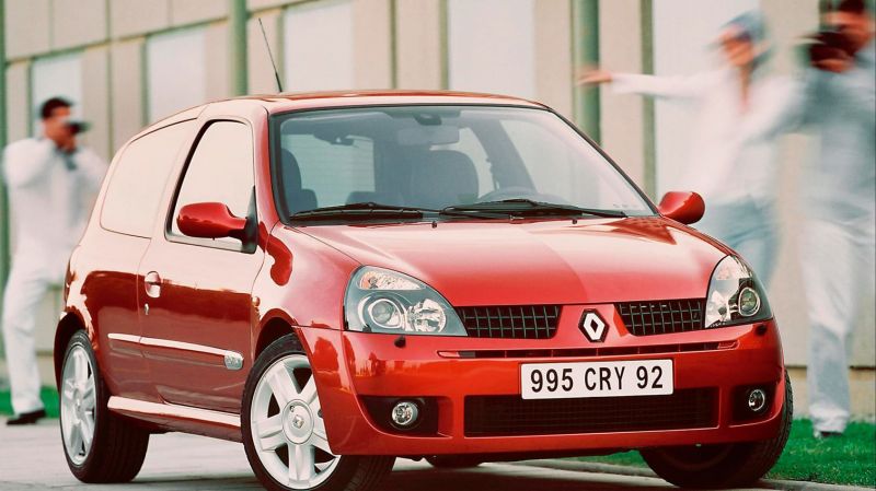 Как Renault Clio 2000 г. может удивить непредвзятого автолюбителя