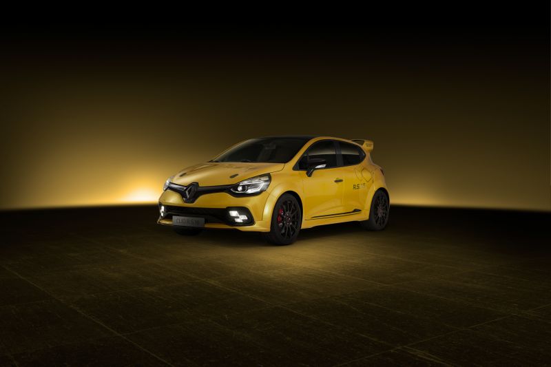 Как Renault Clio RS стала легендарным горячим хэтчбеком — интересные факты и особенности