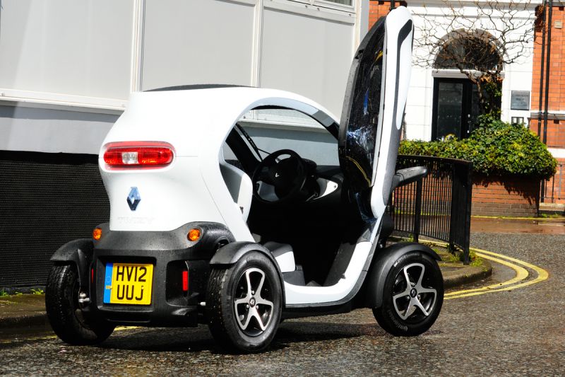 Как Renault Twizy завоевал любовь в 2023 году: Узнайте какой маленький электромобиль всех поразил