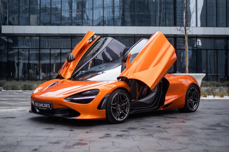 Как сделать экспресс-обзор мощного суперкара McLaren 650S: краткий анализ характеристик и возможностей