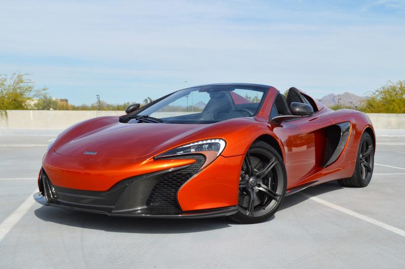 Как сделать экспресс-обзор мощного суперкара McLaren 650S: краткий анализ характеристик и возможностей