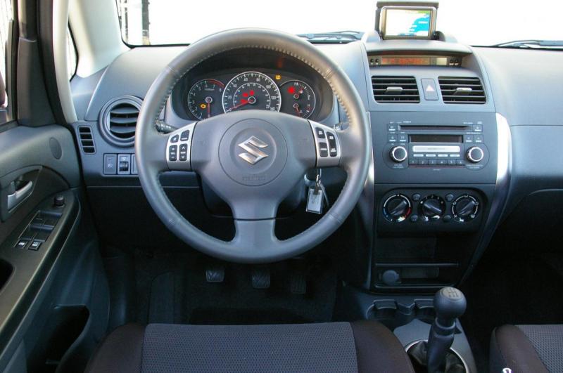 Как сделать интерьер Suzuki SX4 насыщенным и функциональным. Погружаемся в детали