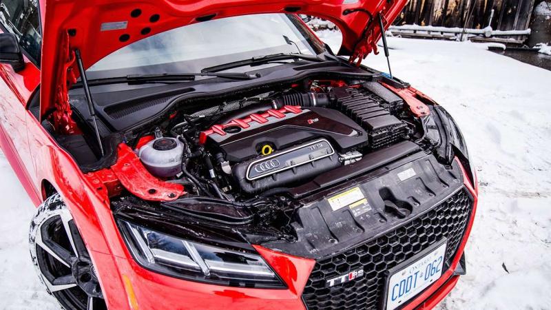 Как сделать обзор Audi TT захватывающим без скучных технических подробностей