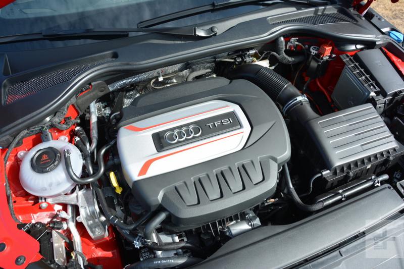 Как сделать обзор Audi TT захватывающим без скучных технических подробностей