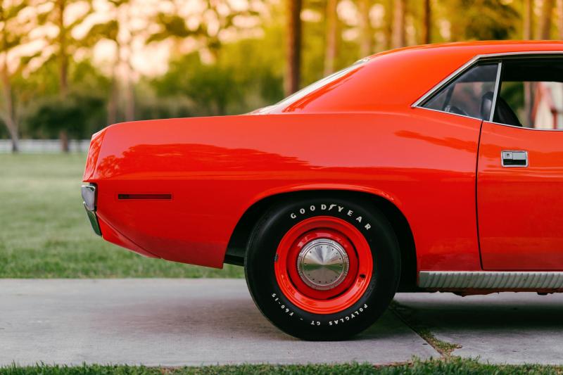 Как сделать Plymouth Hemi Cuda 1970 мечты без лишних затрат. Увлекательно про модификацию кузова