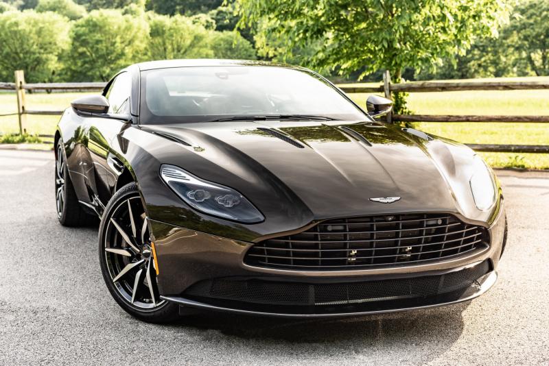 Как сделать покупку автомобиля Aston Martin DB11 лучшей: пробег, цена и комплектация