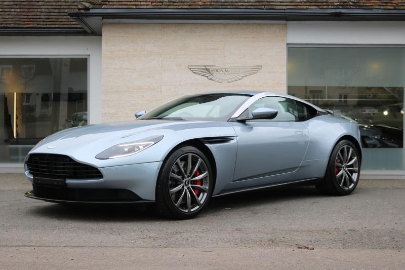Как сделать покупку автомобиля Aston Martin DB11 лучшей: пробег, цена и комплектация