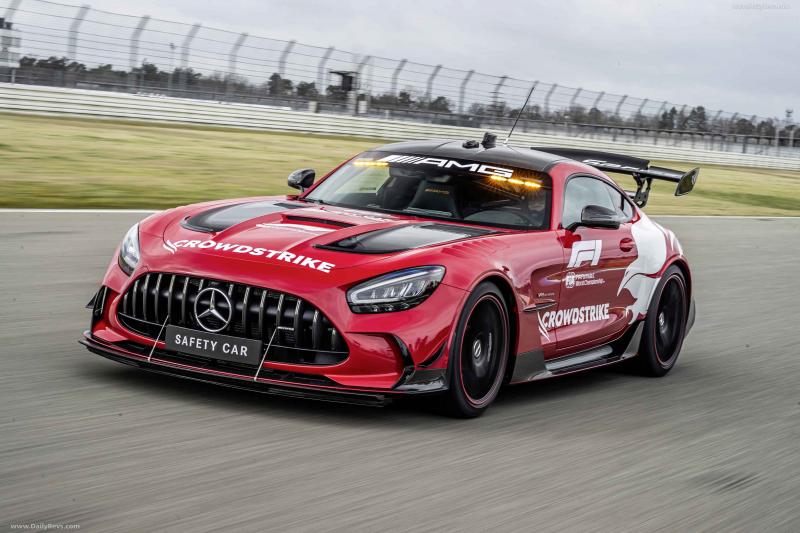 Как сделать правильный выбор: Mercedes AMG GT или черная серия для экстремального вождения в 2023 году