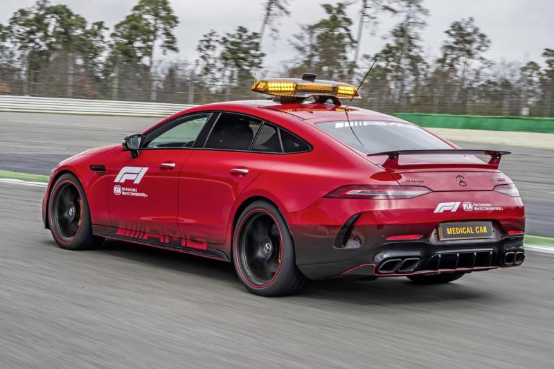 Как сделать правильный выбор: Mercedes AMG GT или черная серия для экстремального вождения в 2023 году