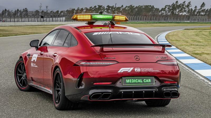 Как сделать правильный выбор: Mercedes AMG GT или черная серия для экстремального вождения в 2023 году