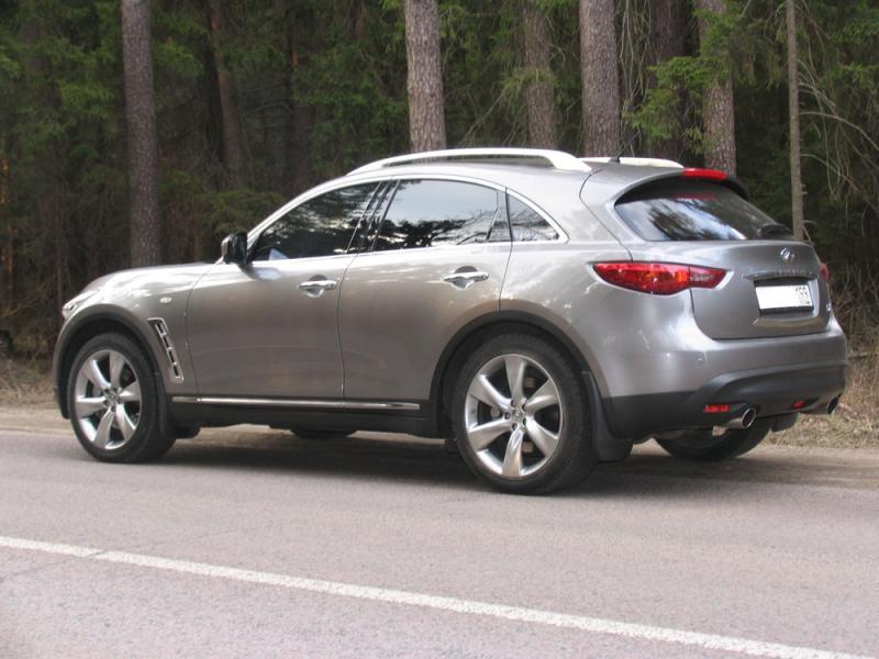 Как сделать правильный выбор между infiniti fx50 для реальных водителей: лови момент