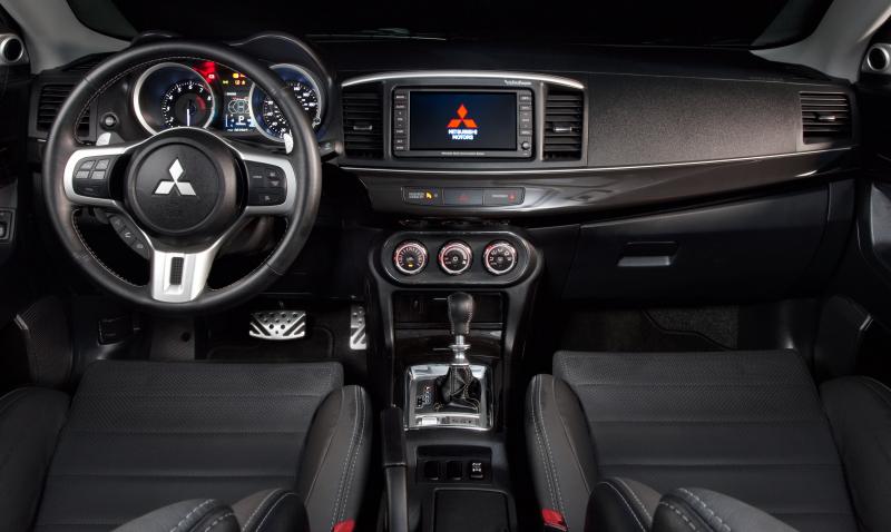Как сделать салон Mitsubishi Lancer Evolution X идеальным: практические советы для владельцев