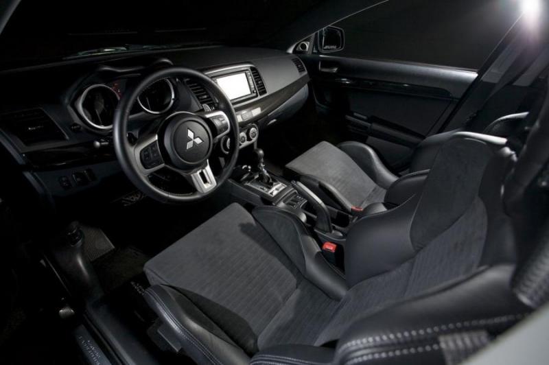 Как сделать салон Mitsubishi Lancer Evolution X идеальным: практические советы для владельцев