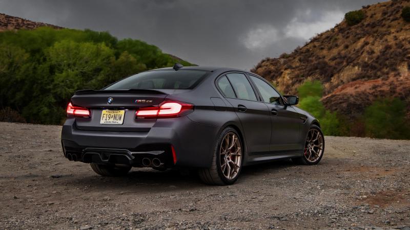 Как скачать обои на рабочий стол с BMW M5 F90: погрузитесь в мир скорости