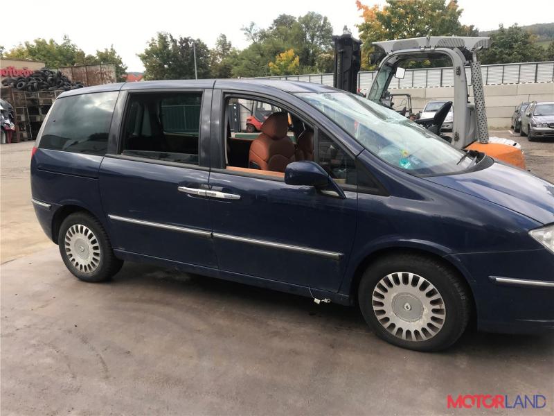 Как сменить крушки във фаровете минивэна Lancia Phedra за 15 простых шагов