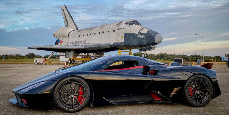 Как SSC Tuatara побила рекорд скорости автомобиля в 2023 году: ее секрет