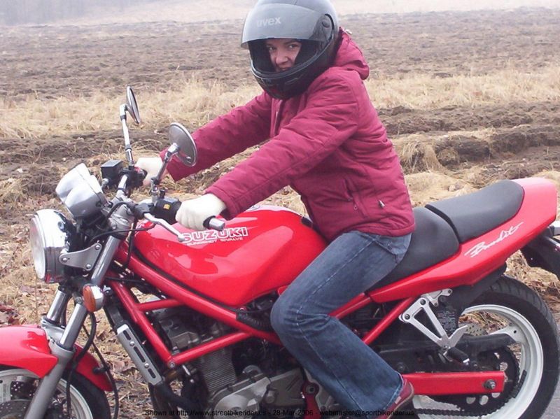 Как Suzuki Bandit 400 подойдет для водителя ростом 190 см: откройте секреты этого мотоцикла