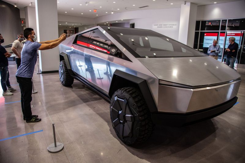 Как Tesla Cybertruck изменит рынок электромобилей в России благодаря