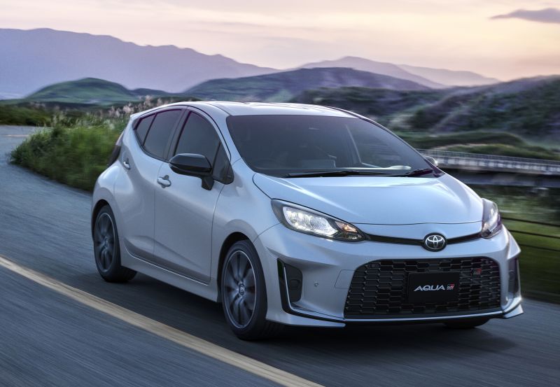 Как Toyota Aqua спортивная версия стала бестселлером на рынке: 15 советов