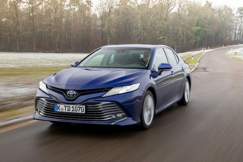Как Toyota Camry 7 поколения может удивить вас своими возможностями