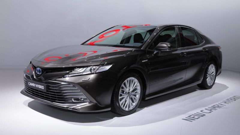 Как Toyota Camry 7 поколения может удивить вас своими возможностями