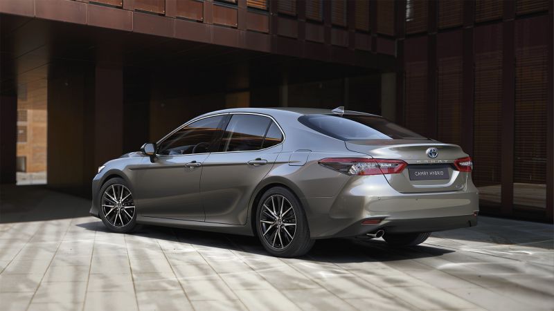 Как Toyota Camry 7 поколения может удивить вас своими возможностями
