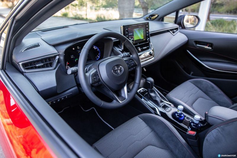 Как Toyota Corolla 2023 в новом кузове может удивить вас своим комфортным и просторным салоном