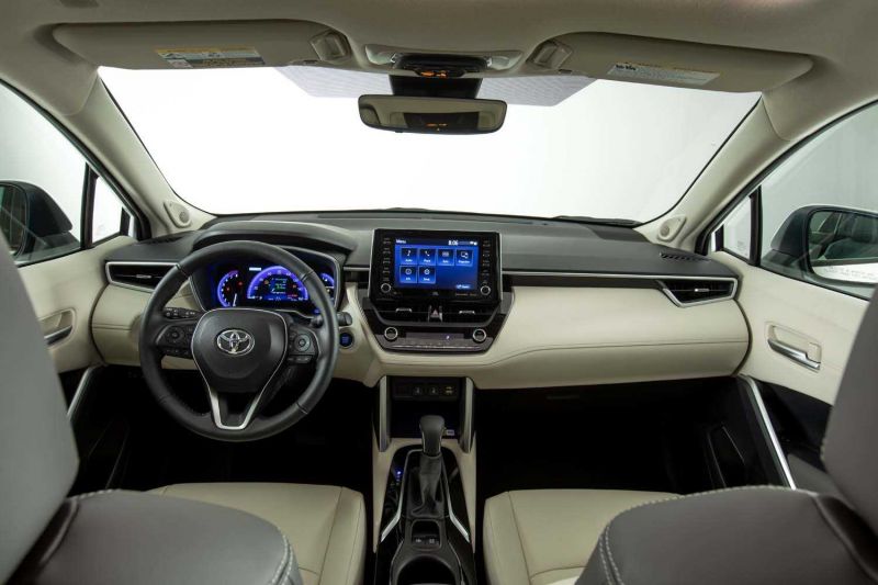 Как Toyota Corolla 2023 в новом кузове может удивить вас своим комфортным и просторным салоном