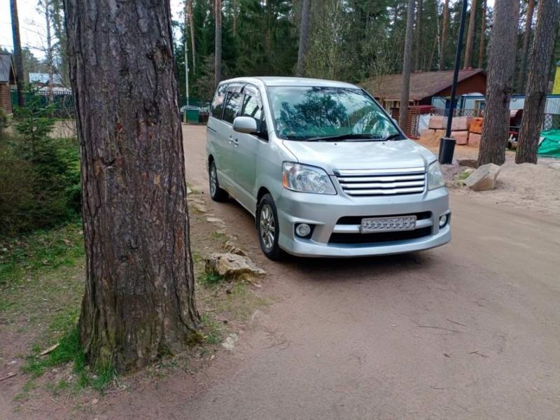 Как Toyota Noah помогает семьям каждый день