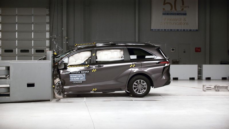 Как Toyota Sienna завоевала сердца автолюбителей по всему миру. Узнайте в этой статье