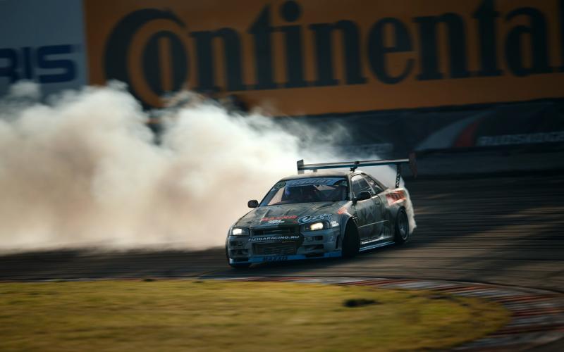 Как удержаться на грани рекорда: секреты профессионального дрифта на Nissan GT-R
